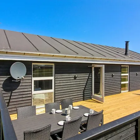 Elenore - 900m From The Sea By Interhome