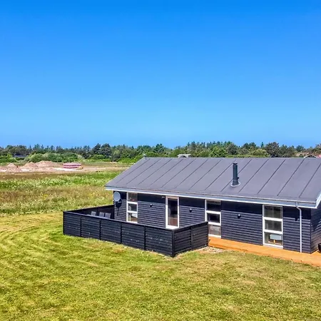 Elenore - 900m From The Sea By Interhome